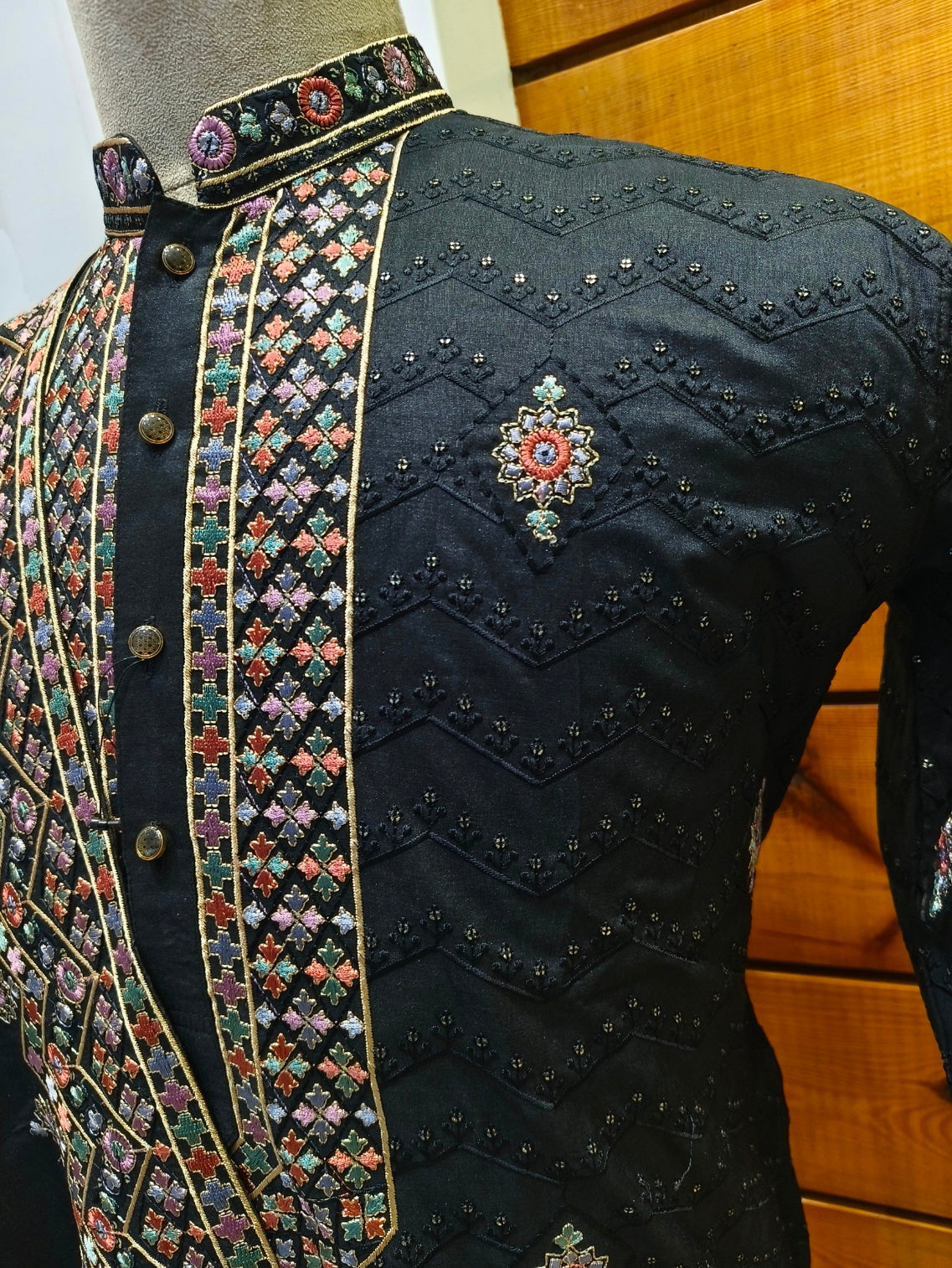 Raat Embroidery Kurta Set | Waak