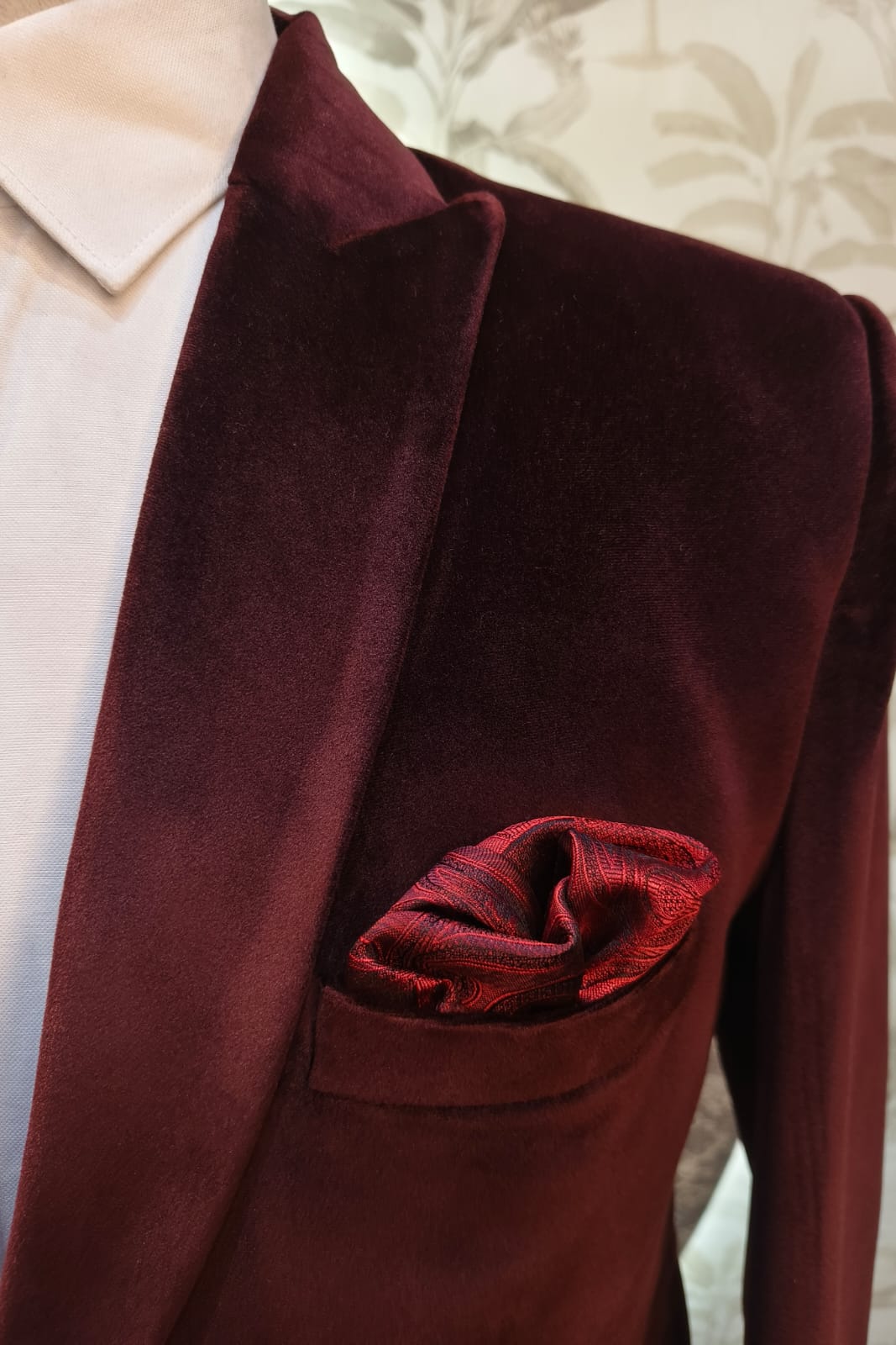 No Noise Rich Blazer -Maroon
-Maroon| Waak