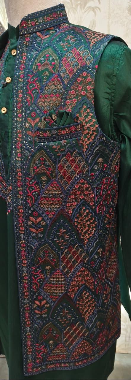 Eshan Zari Ensemble Waistcoat and Kurta Set | Waak